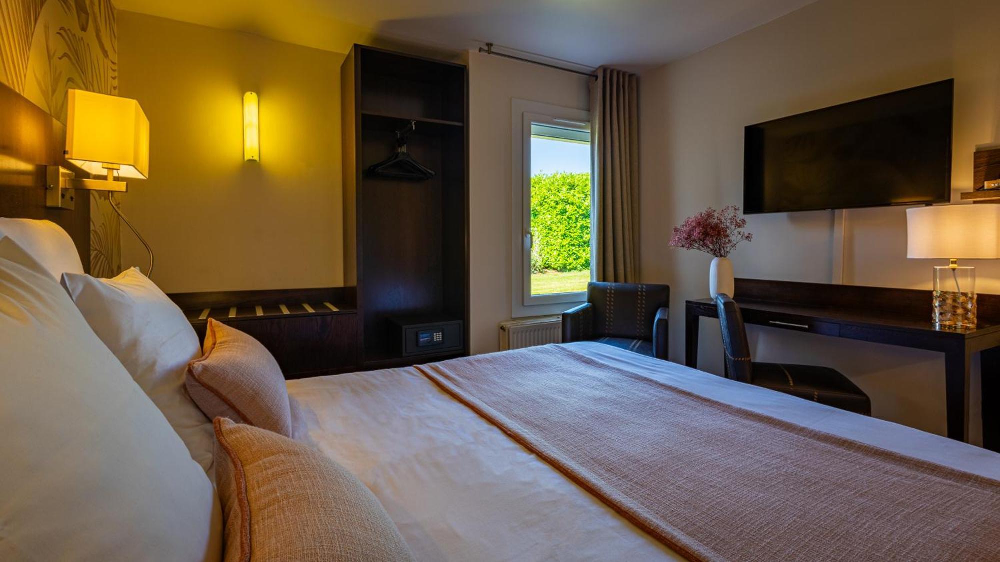 Logis Hostellerie D'Aussois ซีมูร์-ออง-โอซัวร์ ภายนอก รูปภาพ
